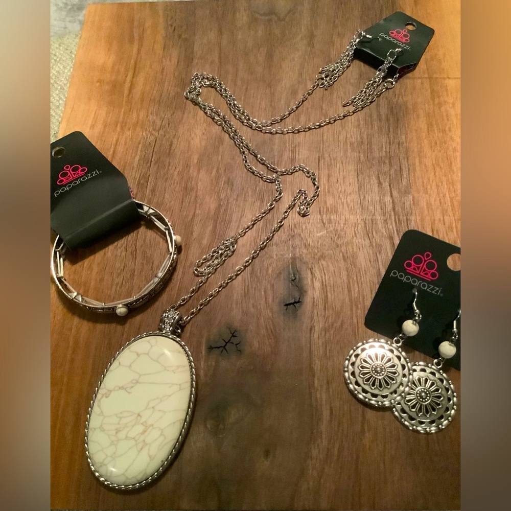 4 piece White Stone and Silver Jewelry Set.